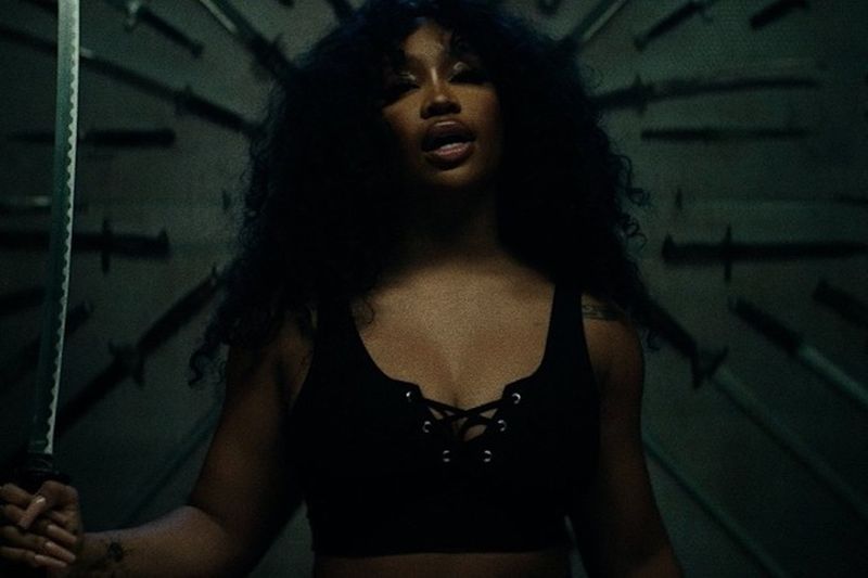 SZA has released a powerful music video for her single 'Kill Bill', giving viewers an intense visual experience. The visuals showcase SZA's ferocity and strength, perfectly complemented by the song's ardent lyrics